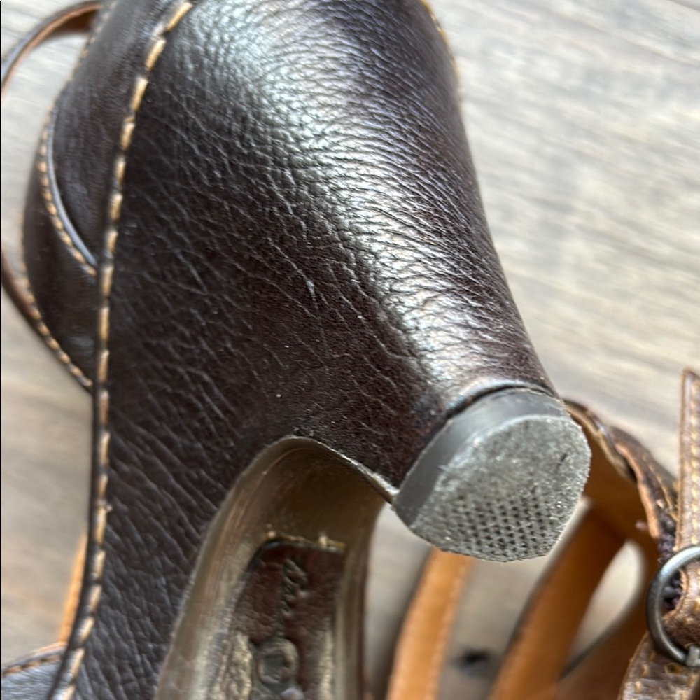 Elegant Born Crown Brown Leather Women's Heels - Picture 7 of 9